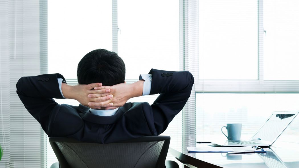 ｢好きな仕事で生きていく｣の不都合な真実…熱意のない若手エリート社員ほど人生の満足度が高い本当の理由 やりがいを重視する人が気付かない"割り切り"の重要性