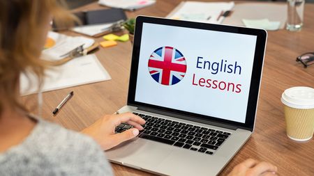 シャワーのように聞き流すだけ 英語がいつまでも上達しない人がはまっている 語学学習の罠 巷にあふれる 神話 を信じるな President Online プレジデントオンライン