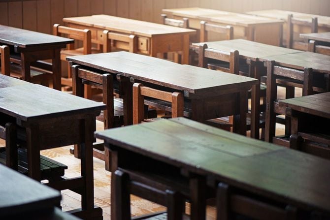 古い日本の小学校の教室