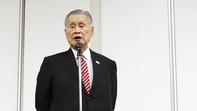 日本オリンピック委員会の女性理事増員方針をめぐる発言について記者会見する東京五輪・パラリンピック組織委員会の森喜朗会長＝4日、東京都中央区［代表撮影］