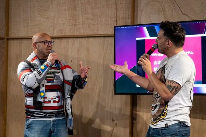 ジャスピオン愛好家を招いてのトークセッション。右側がクルーズさん