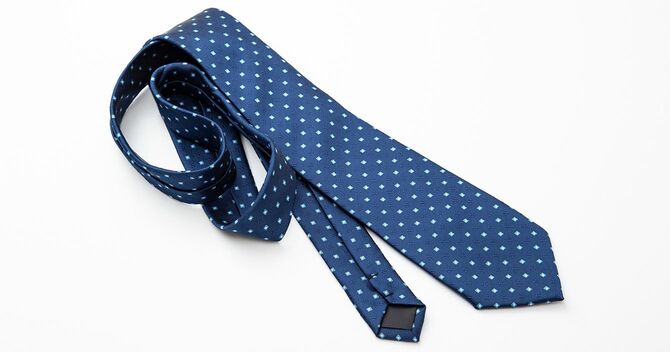 水玉模様のネクタイ