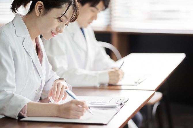 セミナーに参加するアジアの医療従事者