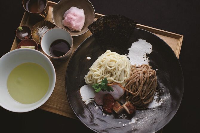 飯田商店の「つけめん」はお蕎麦屋さんへの挑戦状だ――と語る飯田さん。