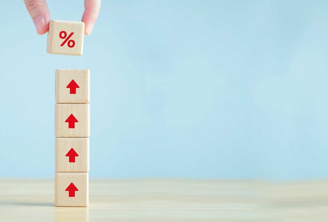 ％と書かれた木製ブロック