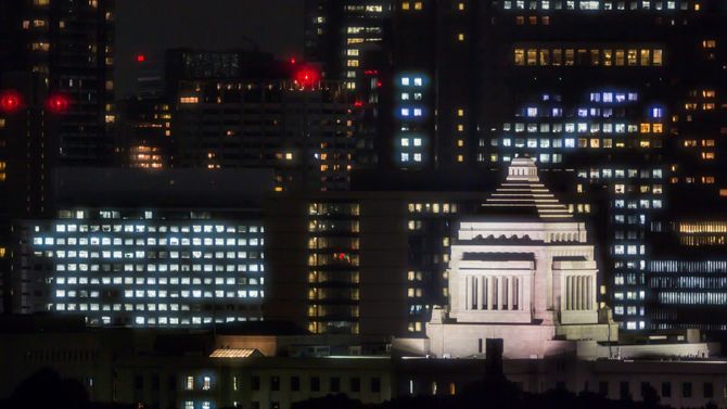 夜の国会議事堂