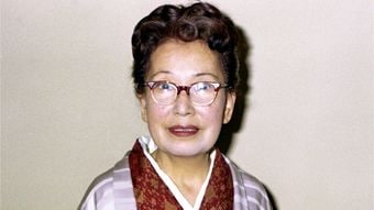 だから2年目で学校を追われた…｢ブラッサム｣宇野千代が同僚に一目惚れし､授業中にした"大問題行為"