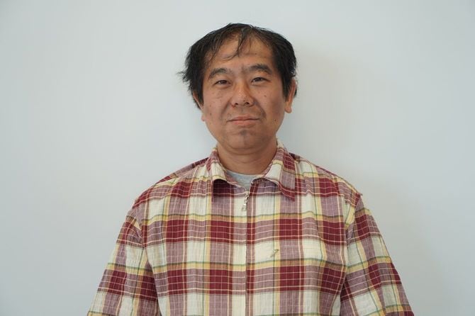姿勢がいいだけで、髪型がボサボサでも印象は多少マシに
