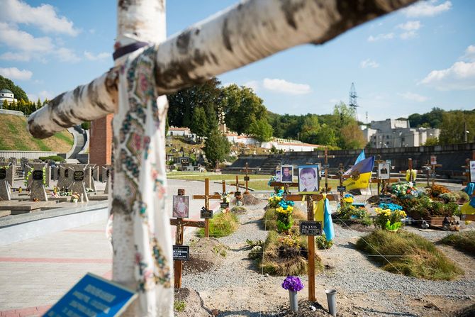 ドンバス紛争で死亡したウクライナ兵士の墓＝2016年9月