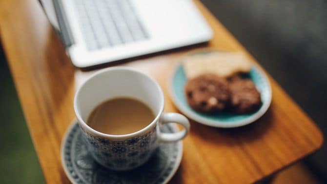 執筆のお供にコーヒーとクッキー