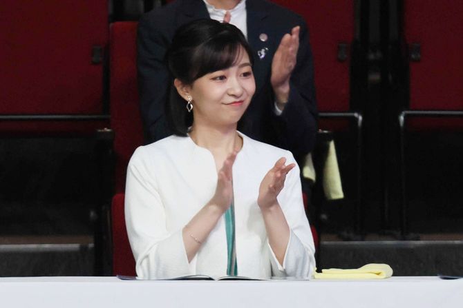 「第22回東京都障害者ダンス大会　ドレミファダンスコンサート」を見学される秋篠宮家の次女佳子さま。2023年7月17日午後、東京都渋谷区の東京体育館