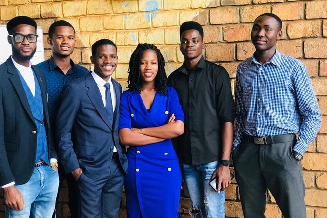 2023年、ウガンダでの事前研修にて。中央がニネ・マーラ・サーさん