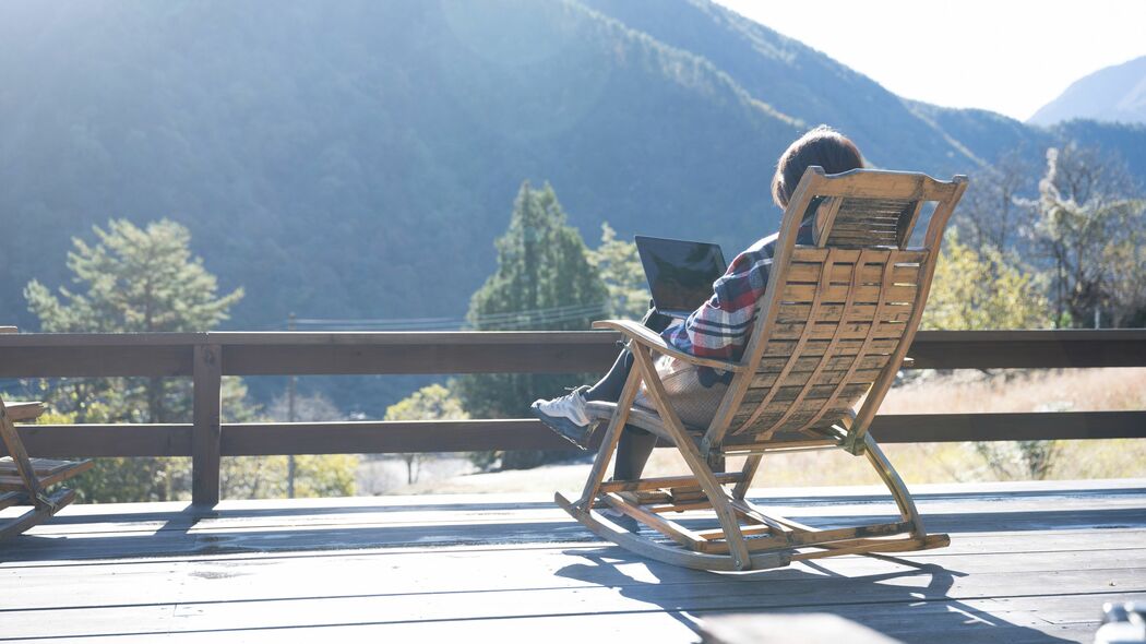 ｢都会の生活に疲れて田舎に完全移住｣は危うい…山村に移住した思想家が都会との関係を切らない深いワケ