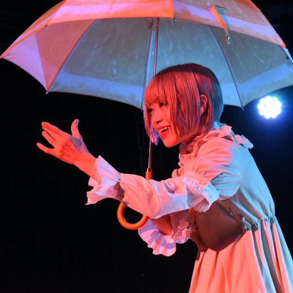 恥ずかしさは全くない 40歳のカリスマ書店員がストリッパーとして踊るワケ 39歳で 新人踊り子 としてデビュー President Online プレジデントオンライン