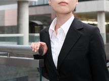 ハードワークの常態化で人が定着しないのはどの企業？