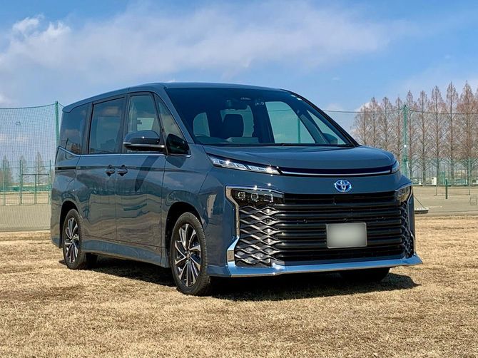 オラオラ顔のヴォクシー