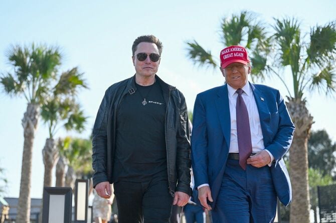 イーロン・マスクとドナルド・トランプ次期米大統領