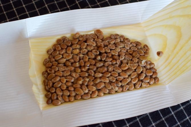 包みを開くとほんのり豆の香りが広がる