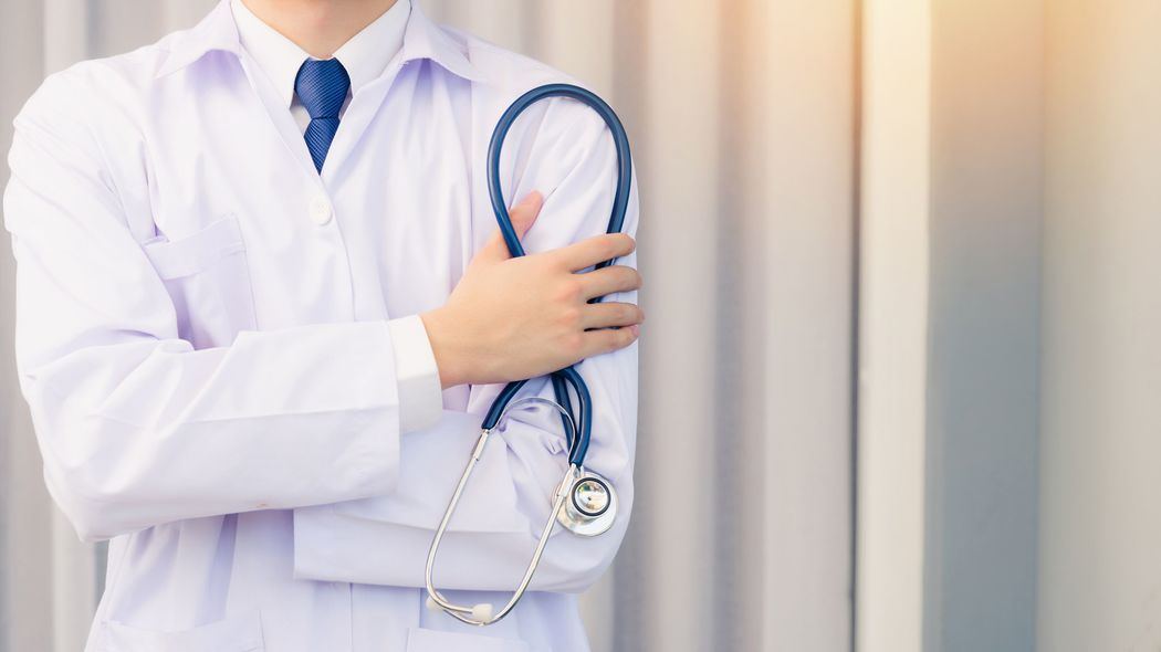 ｢今考えてもむちゃくちゃだったと思う｣30代医師が"原発から22キロの病院"の臨時院長に手を挙げた理由 ｢人生の締め切り｣を思い知らされた"友人Dの死"