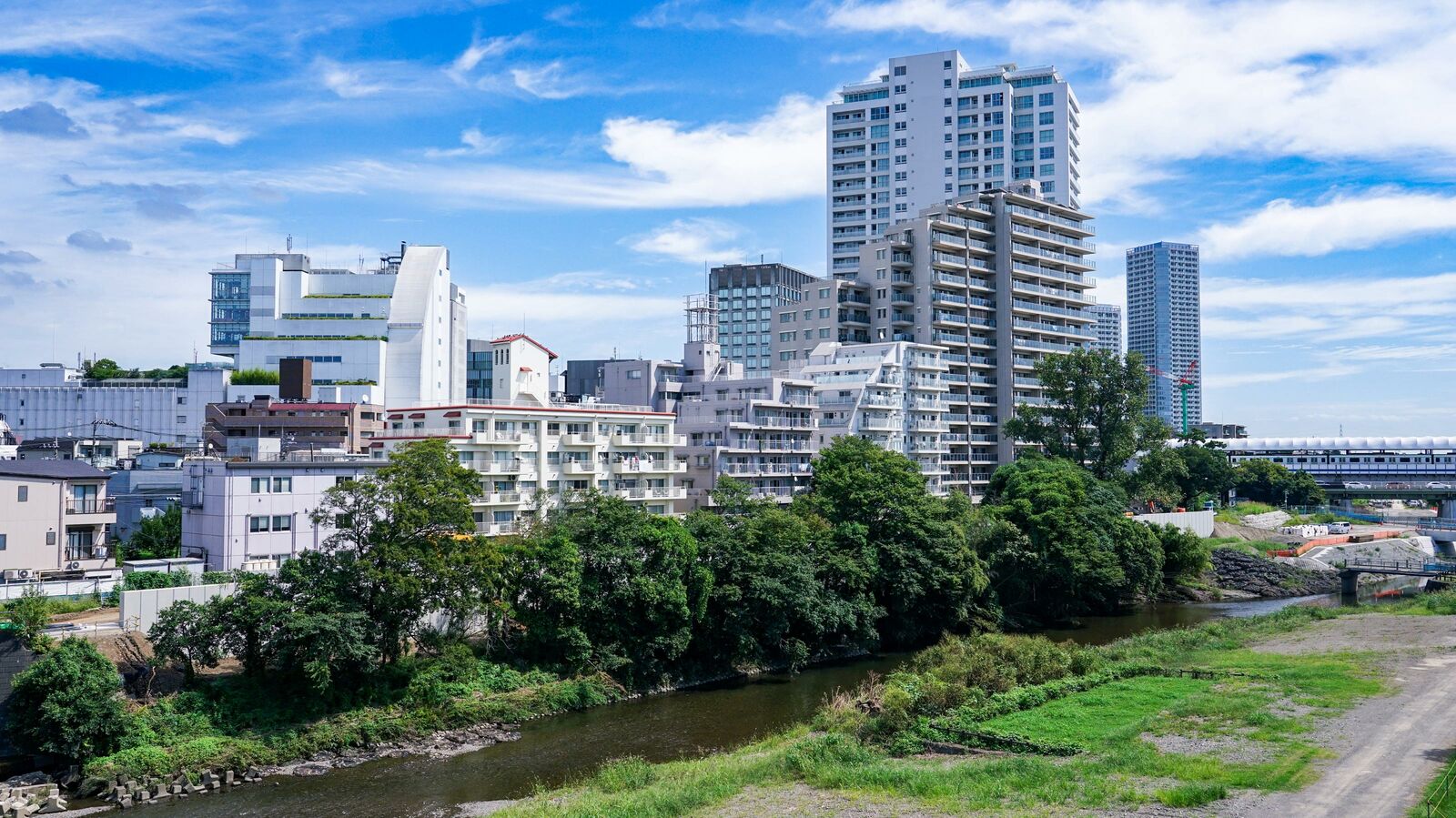 東京の2倍以上中古マンションが値上がりしている地域がある…さらに上昇が期待できる2つの県の名前 福井県は10年前と比較して141%上昇