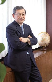 <strong>東京電力 清水正孝社長</strong>●1968年、東京電力入社。資材部長、常務、副社長を経て、2008年6月より社長。「組織が大きくなると、縦割りの弊害が出てくる。その際、組織を横断する『串刺し』の考え方が大事になります。人の交流や組織の運営で『串刺し』を徹底的に行えば、全体最適が生まれるのです」