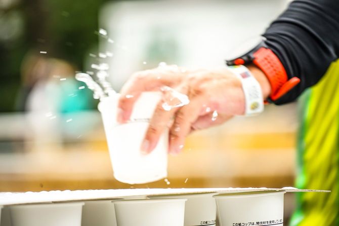 マラソンの給水所