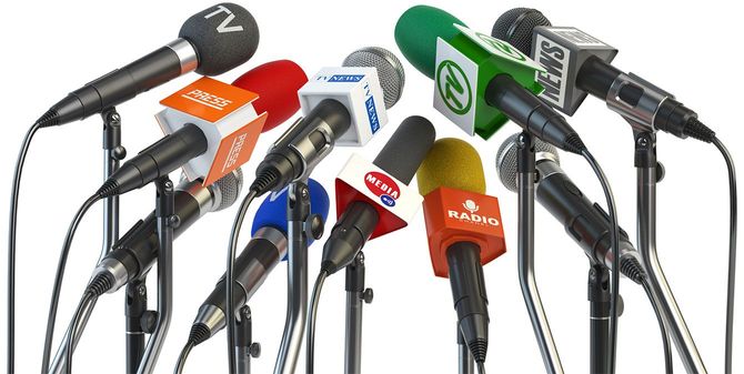 記者会見のマイク