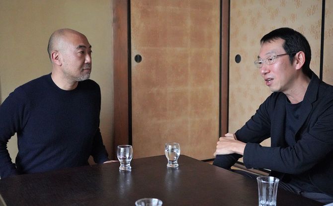 一橋大学大学院教授の楠木建さん、コンサルタントの山口周さん