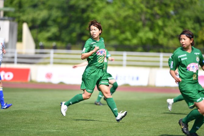 ピッチに立つ、妊娠前の岩清水選手