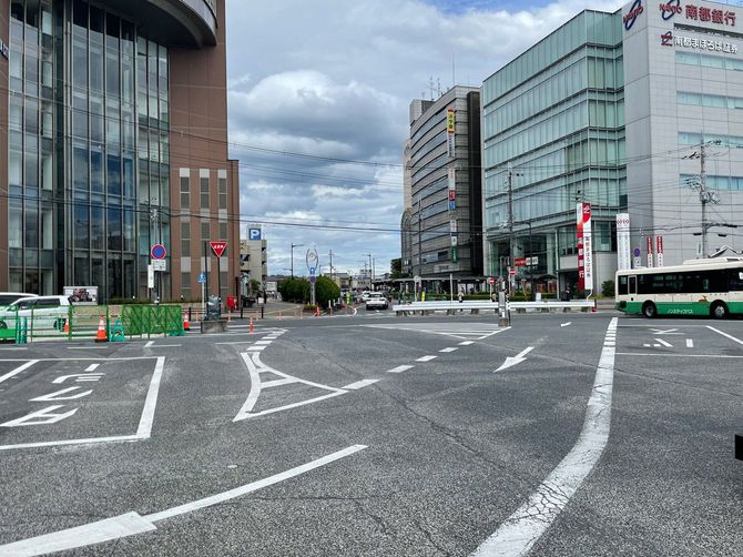 事件現場となった近鉄大和西大寺駅前