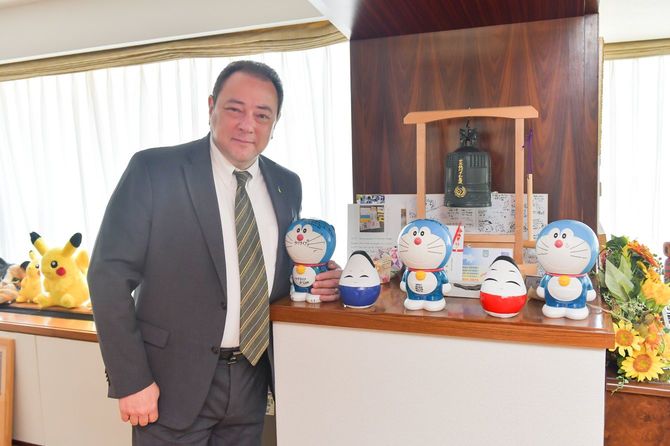 大使館にはウクライナを応援するメッセージが書かれた色紙などが並べられていた