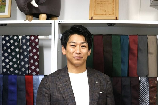 笏本縫製社長の笏本達宏さん