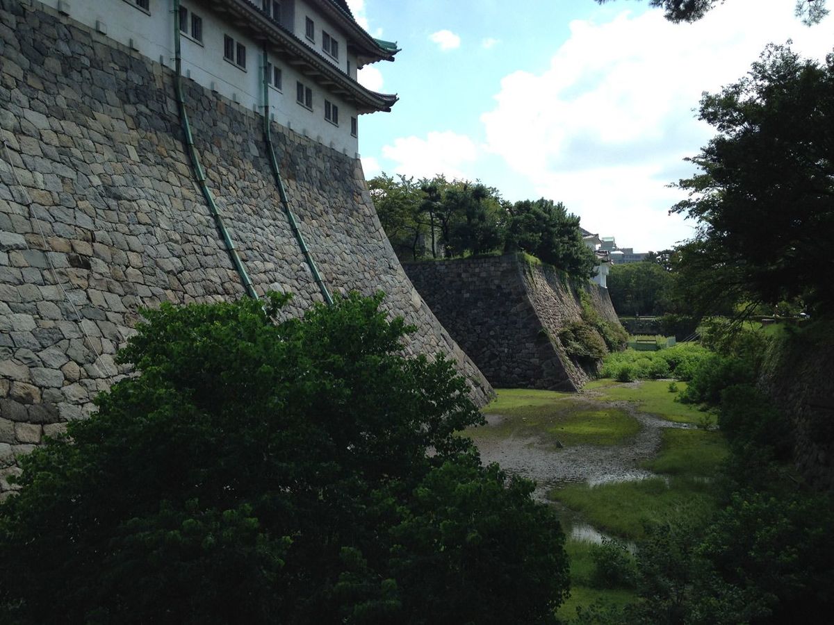 名古屋城天守閣西側の堀