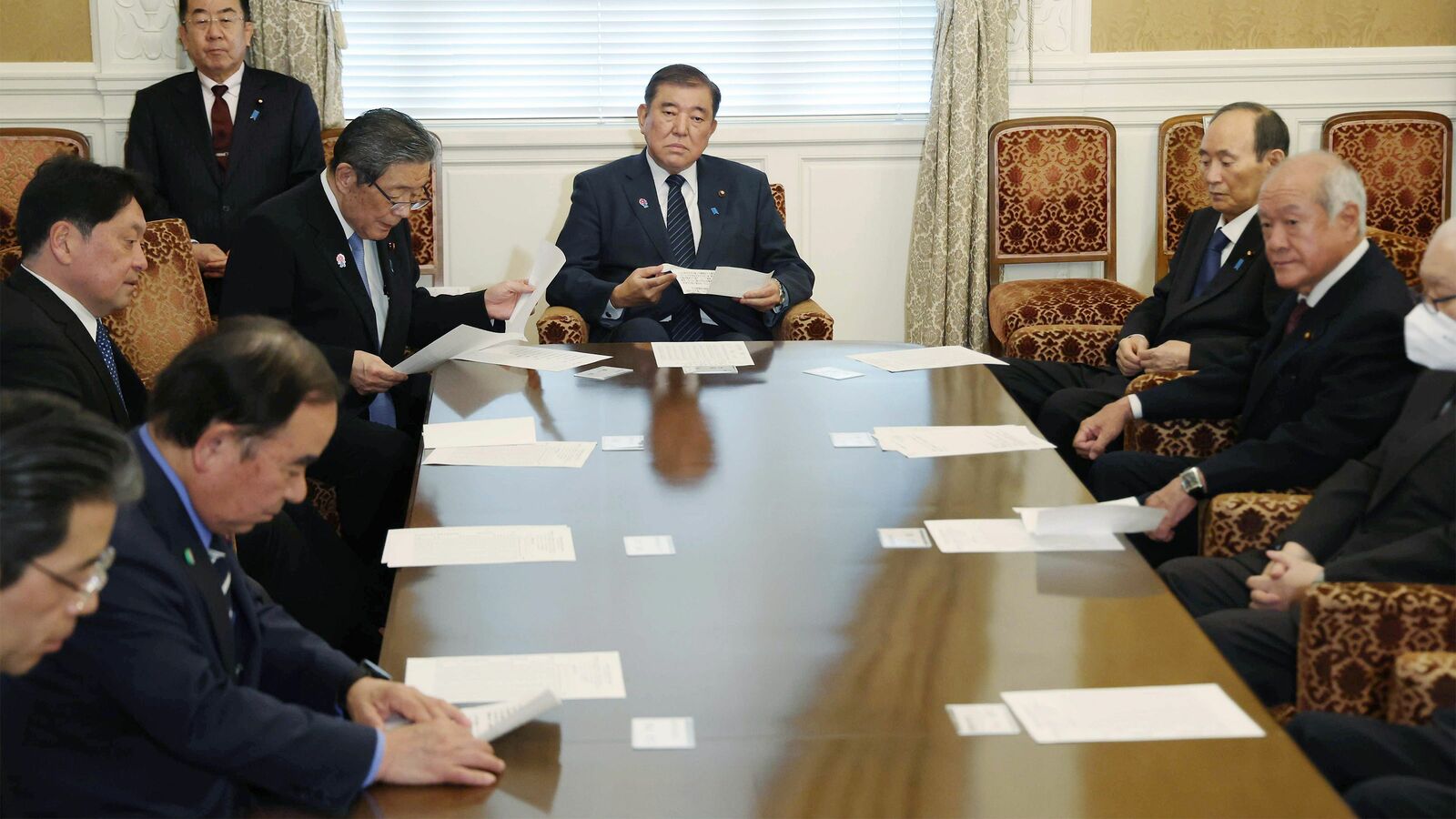 だから政治家は｢裏金｣をやめられない…国会議員を縛る政治資金規正法が｢ザル法｣と言われる理由を解説する 300億円の税金を受け取り､企業からカネをもらう異常な仕組み