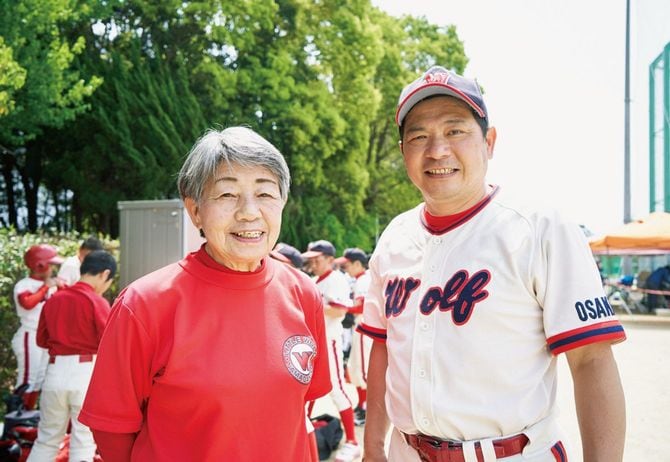 チーム総監督11年目の棚原徹(55)はおばちゃんの三男