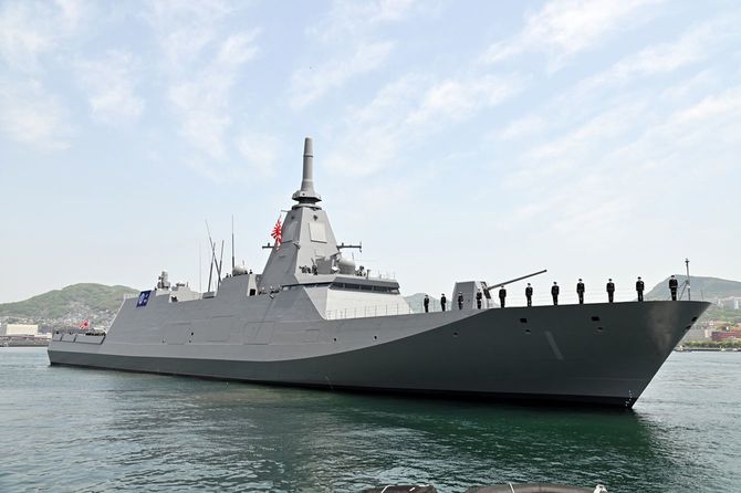 「もがみ」型護衛艦。同型艦の能力向上型11隻をオーストラリア海軍が導入する。　出典：海上自衛隊ホームページ