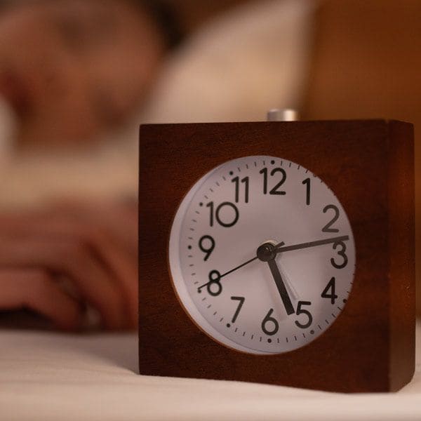 社員がよく寝る会社ほど稼いでいる…慶大教授が分析する｢睡眠時間と企業収益の驚きの関係｣