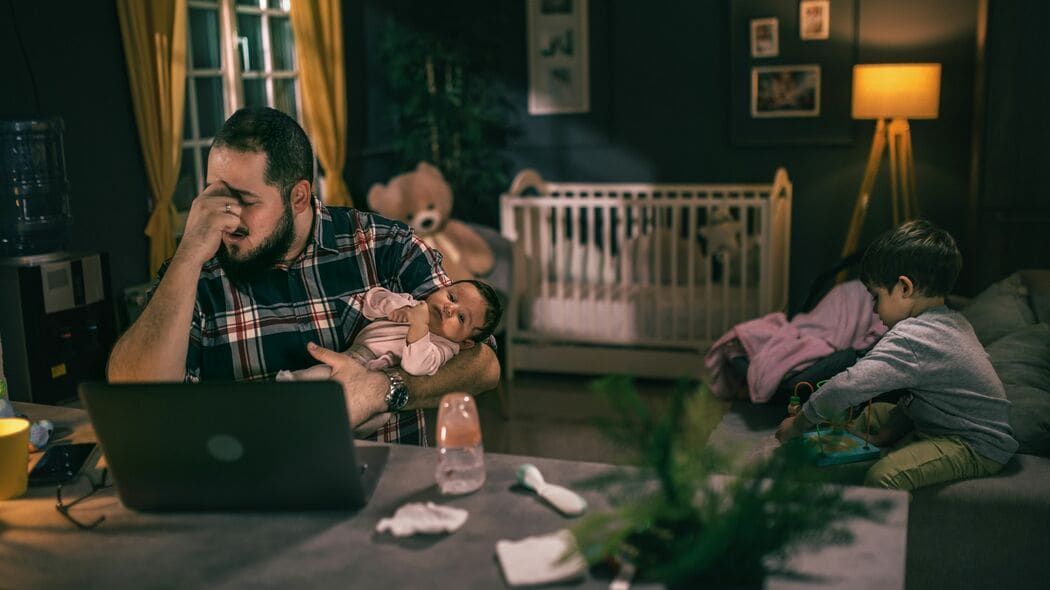 こんなに寝不足になるとは思わなかった…子供の寝かしつけに疲れ果てた父親が睡眠コンサルに出したSOS