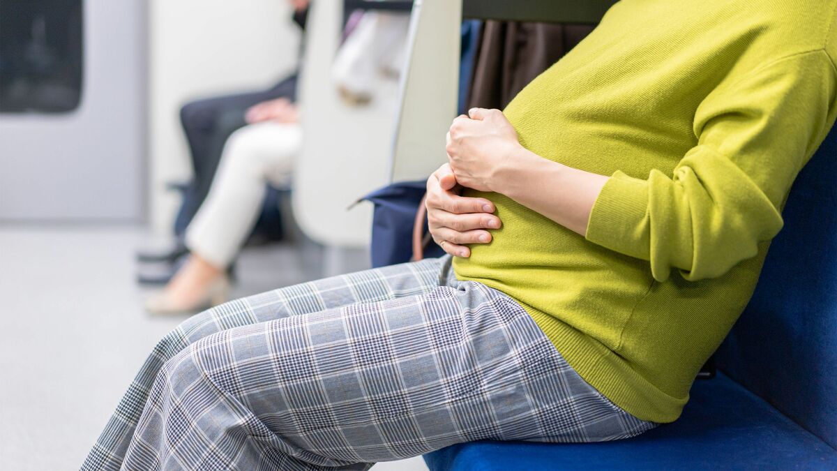 妊婦の目の前の空席を横から奪う 小児科医が気づいた 日本の子育てが息苦しい5つの原因 臨月間近の通勤電車で体験したこと President Online プレジデントオンライン
