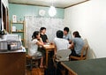 今村氏本人も浅草の築54年の元サンダル屋をオフィスとしてシェア。様々な職種の入居者がいる。
