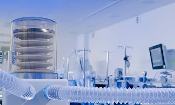 医療用人工呼吸器