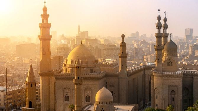 スルタン・ハッサンとアル・リファイのモスクを上から見たところ。