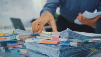 ｢確認お願いします｣部下に話しかけられ今日も残業…疲弊する上司が良かれと思って伝えていた"余計な一言"