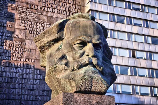 マルクスの記念碑