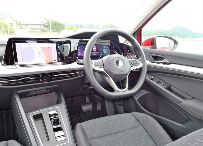新型「ゴルフ」1.0lモデルの車内