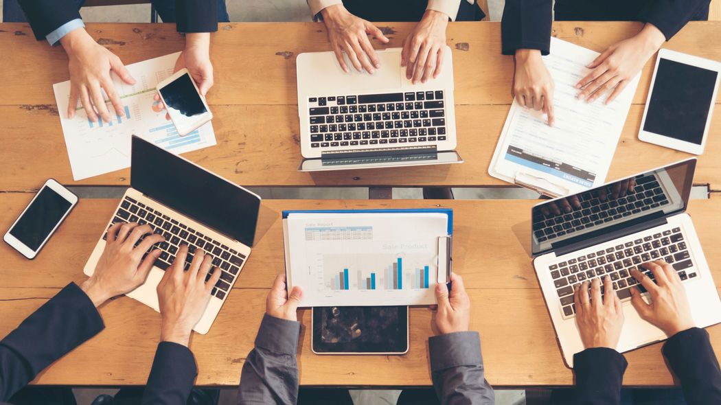 会議にはムダが多すぎる…プレイングマネジャーが"無理ゲー"から脱出するために｢やめるべき仕事｣の具体名 ｢定期的な1on1｣も｢手間がかかる目標管理｣もしなくていい