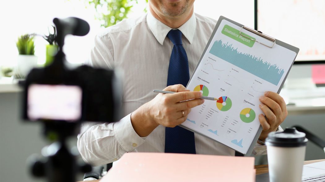 知らないと受講料をドブに捨てることになる…｢有料スクール動画｣の"ポンコツ講師"を一発で見抜く方法