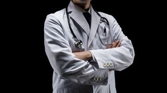 院長がベンツを乗る病院は問題ない…和田秀樹｢患者を薬漬けにする"先生"を見抜くキラー質問2つ｣