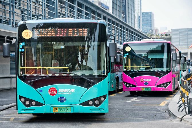2019年10月22日、深圳市を走るBYDの電動バス