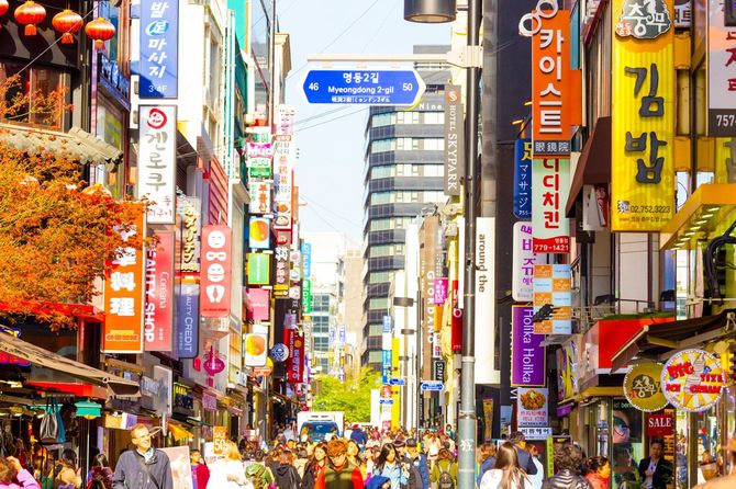 韓国・ソウルの明洞の通り